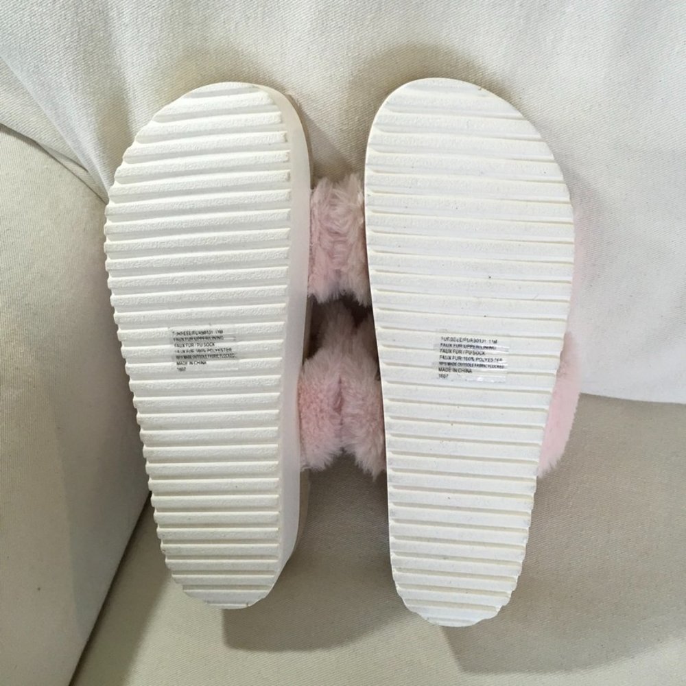 NWOT Madden Girl Pink Furree Slip-on Platform - Picture 5 of 6